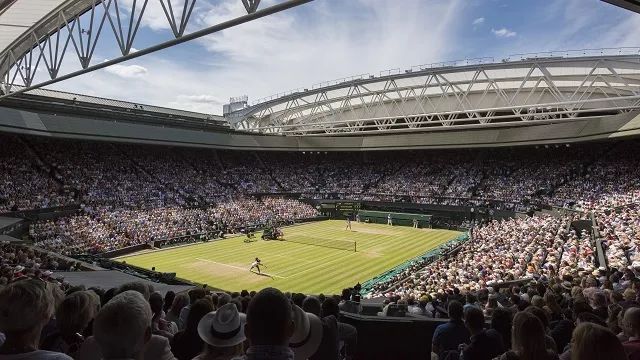英国历史足球明星_英国足球明星排名前十_英国足球名人