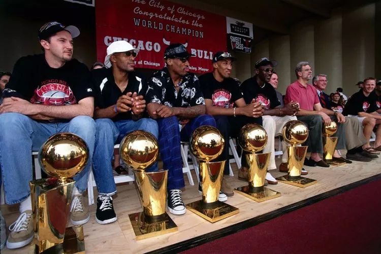 nba历史最豪华球队_nba阵容最豪华的球队_篮球历史豪华阵容排名最新